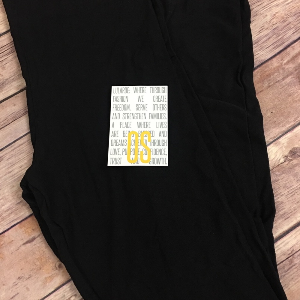 LuLaRoe One Size Solid Black Leggings